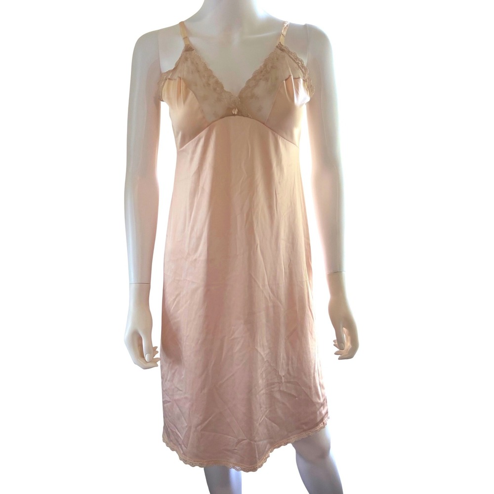 Vintage Montgomery Ward Pink Lace Trim Full Slip Antron III Nylon Size 34 9085